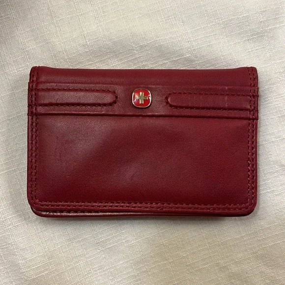 Wenger Red Leather Card Case Wallet Makers of the Genuine Swiss Army Knife - Picture 3 of 12